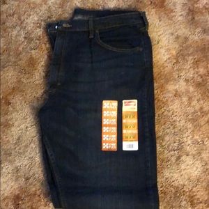 Men’s Wrangler Jeans 38x30 4 way flex relaxed fit
